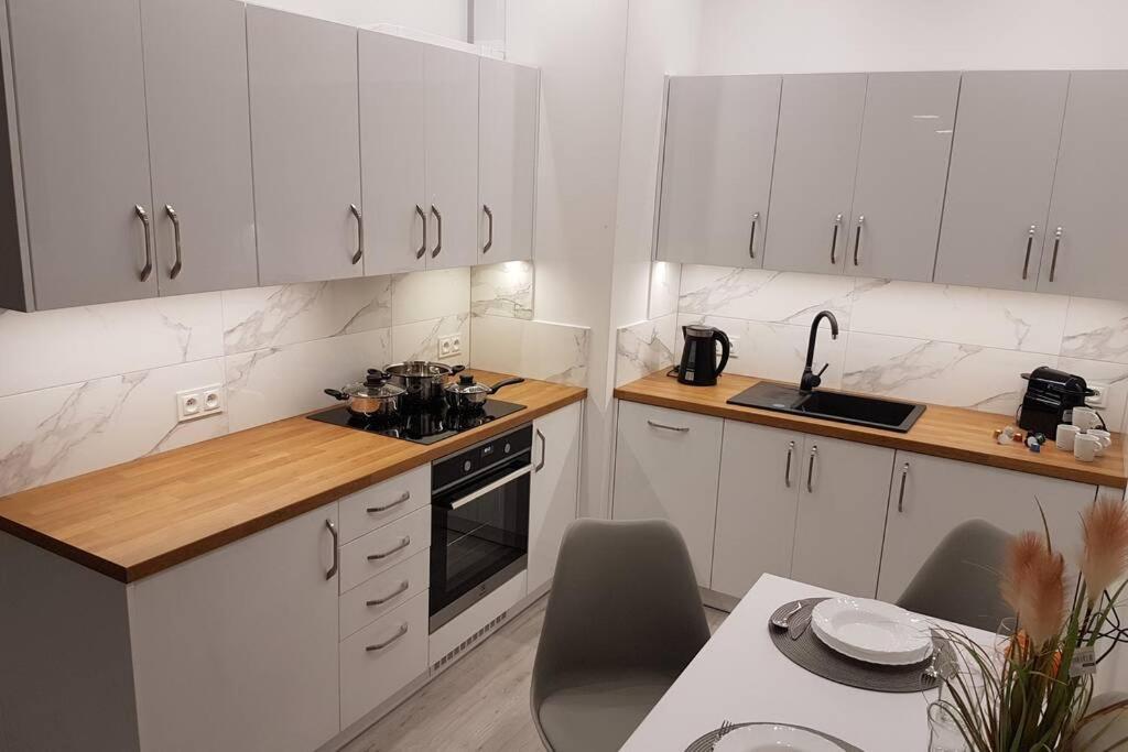 Komfortowy Nowoczesny Apartament Kustronia Z Garazem Balkonem Wanna Μπιέλσκο-Μπιάλα Εξωτερικό φωτογραφία